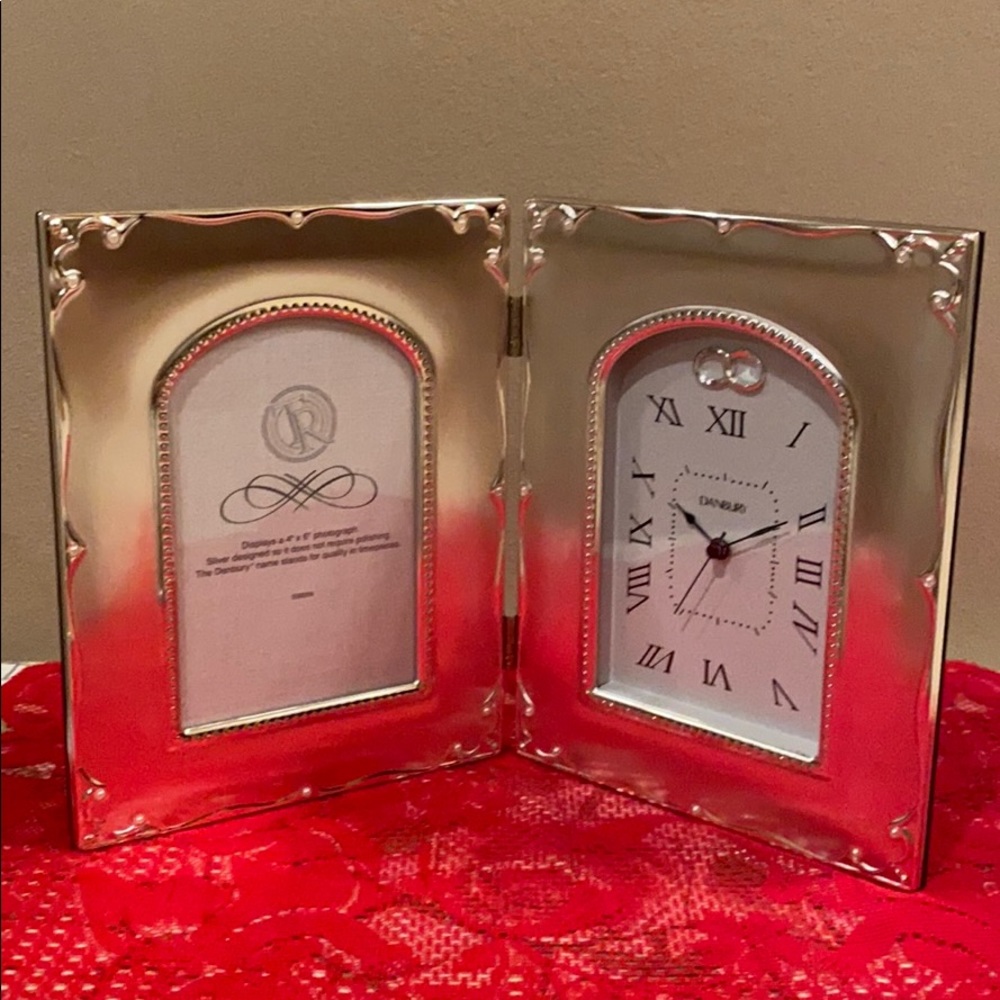 Photo Frame with a Clock